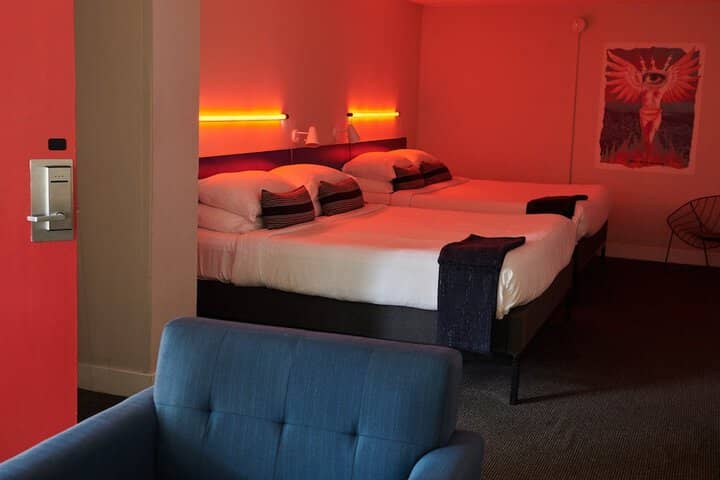 Room 42 of 103